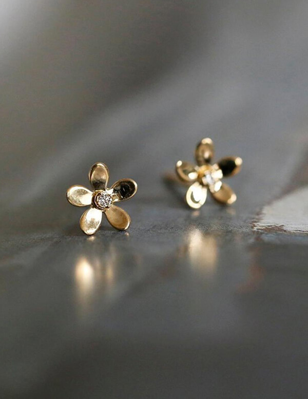 Gold Tiny Flower Small Diamond Stud Earring - Tejaani Jeweller