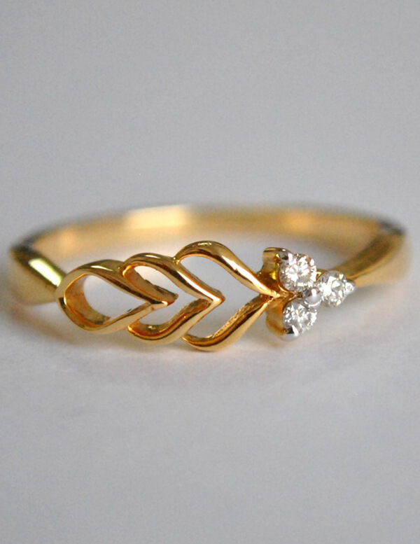 Asymmetric Leaf Gold Diamond Ring - Tejaani Jeweller